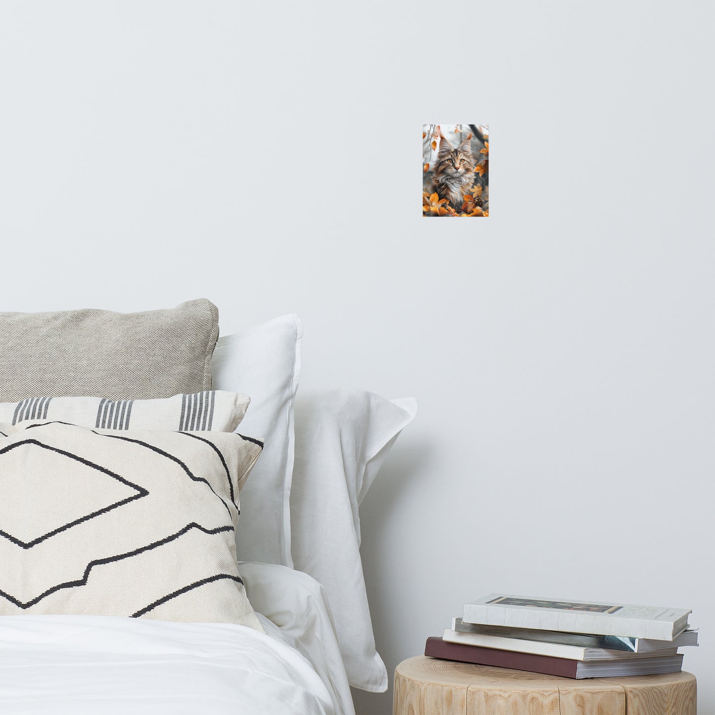 Portrait de chat coon principal dans les feuilles d'automne Poster
